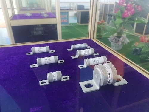 চীনে DC20KA সিরামিক ফিউজ DC750V সিরামিক ফিউজ প্রতিস্থাপন UL প্রত্যয়িত ফিউজ