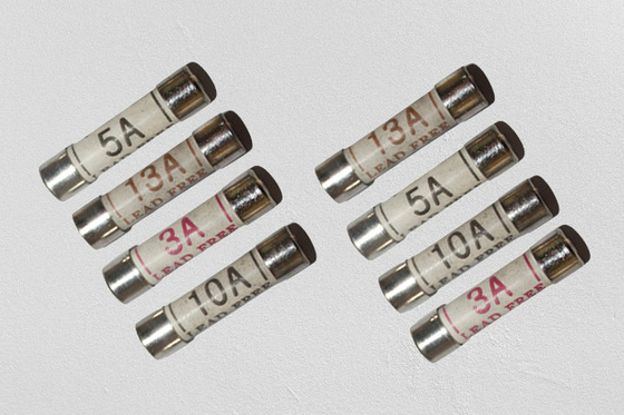প্লাগ টপ Bussmann Fuse Bs 1362 ওভারলোড সুরক্ষা 240VAC রেটেড ভোল্টেজ