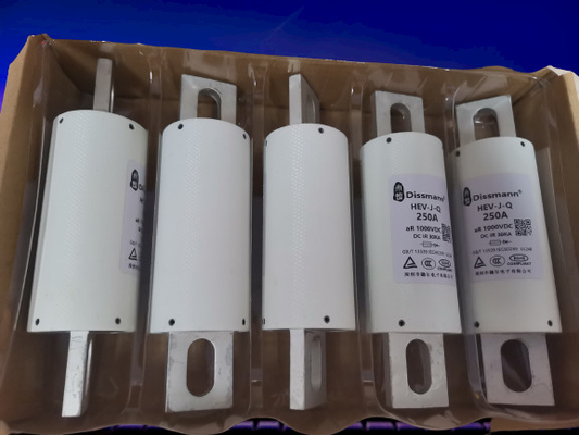 M8 বোল্ট HEV সিরিজ ফিউজ DC1000V ফাইবার অটোমোটিভ ফিউজ 600A উচ্চ বর্তমান ফিউজ